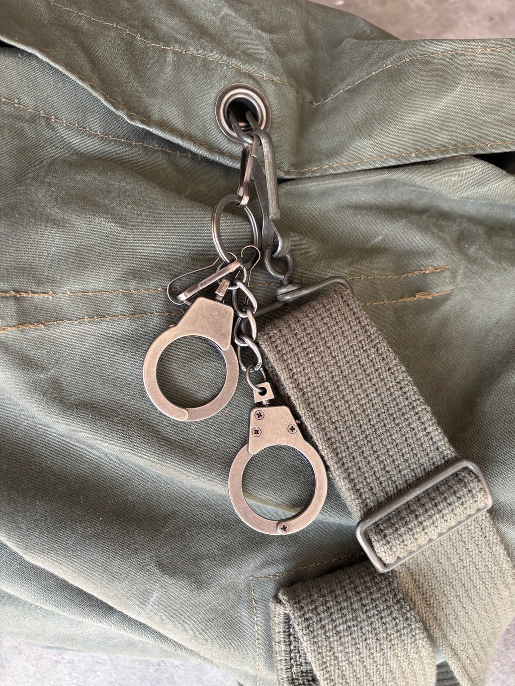 HANDCUFF KEYCHAIN