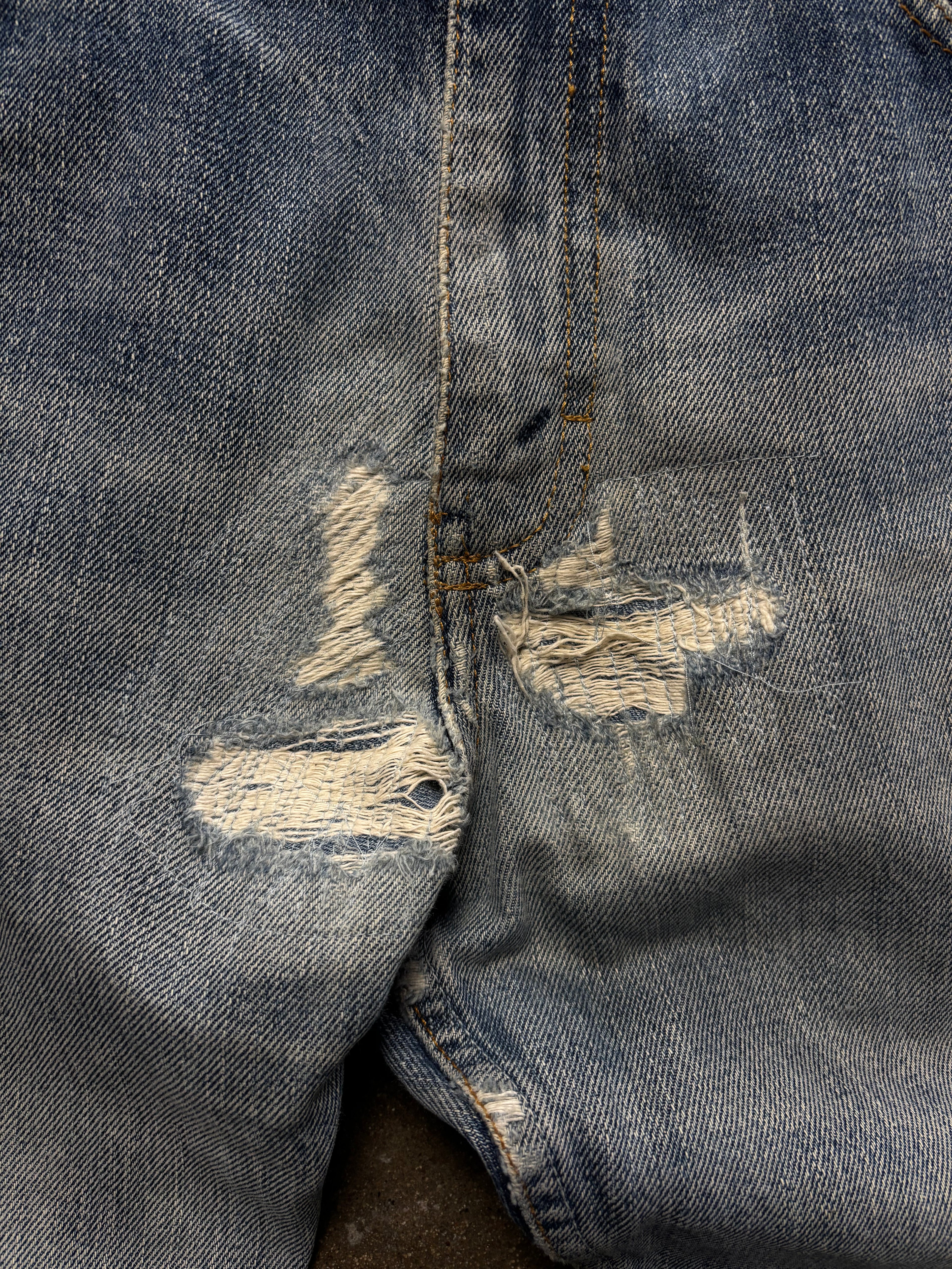 Vintage Distressed & Repaired Levis 505 W 31 L 34
