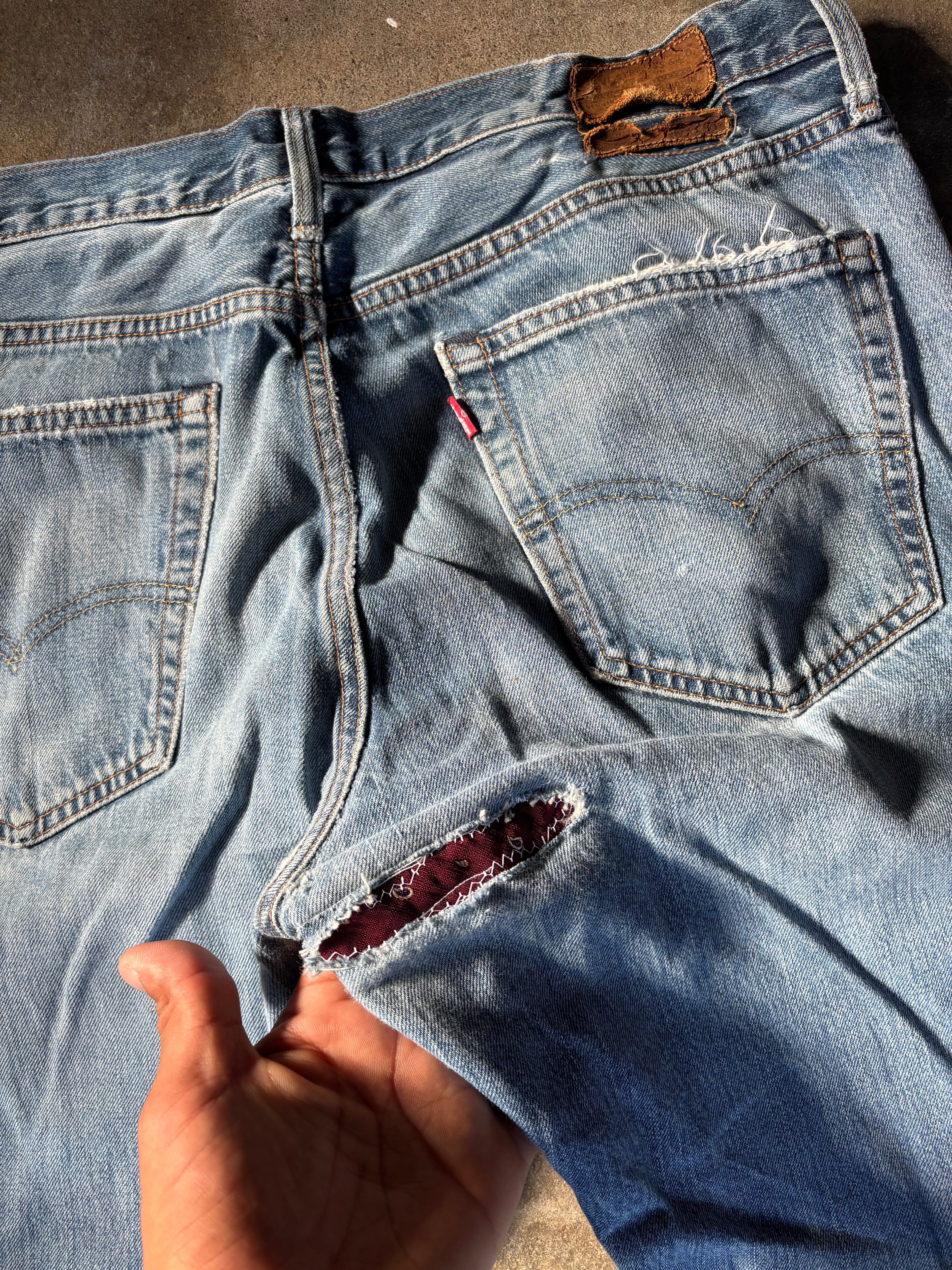 Vintage Distressed Levis 527 Bootcut W 36 L32