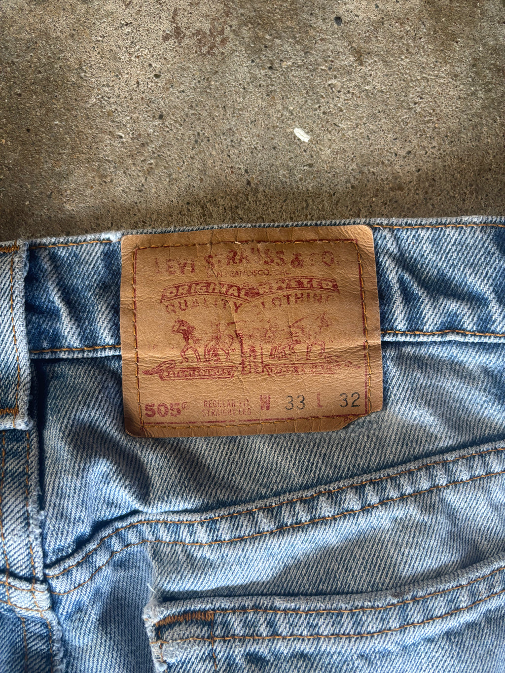 Vintage Levis 505 W 33 L 32
